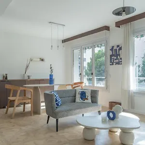 https://charmant-t2-en-centre-ville-castelane.fr-provencehotel.com